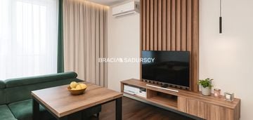 Wyższy standard, kużnicy kołłatajowskiej.