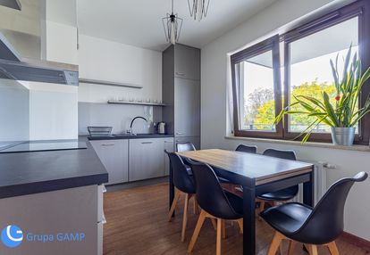 Apartament z widokiem na park, wisłę i wawel |3 pokoje, 2 garaże, 72m2