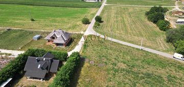 Klimatyczny dom z bali na działce 1889 m2
