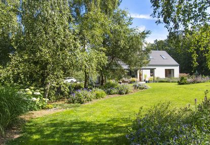 Dom wolnostojący z pięknym ogrodem szemud