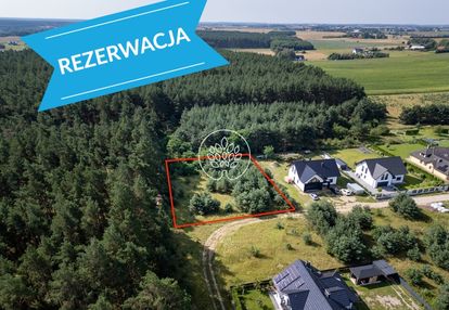 Działka urokliwa na skraju lasu .