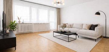 2 pokoje + osobno kuchnia, duzy balkon, 2 pietro