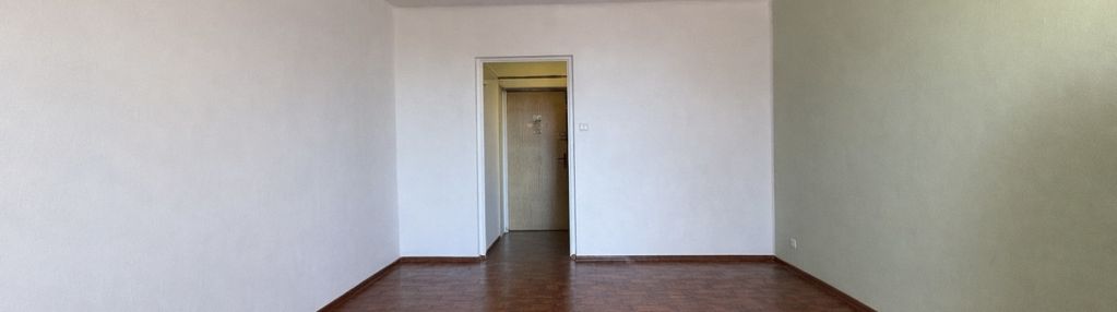 Metro | cicho i spokojnie | zielono