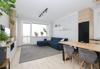 3 pokoje, 59m, 1 piętro, winda, miejsce postojowe