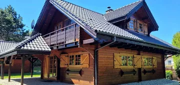 Klimatyczny dom z drewna w pieknej okilicy