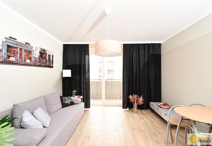 Komfortowa kawalerka|tramwaj|sklepy|balkon