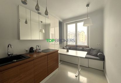 Dwa pokoje z oddzielną kuchnią, klima, piwnica