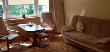 2 pokoje/ 38m2/meble/schludne/obok metra