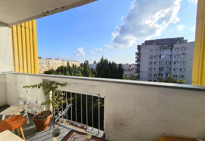 -uniwers.ekonom-okazja-do remontu-miejskie-balkon-