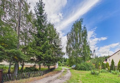 Dom z działką 2200 m² i wysokim garażem