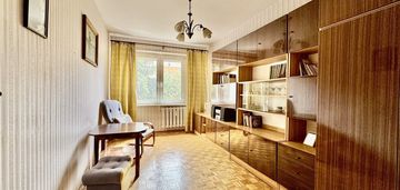 3 pokoje na pierwszym piętrze i fabryczna i 60m2