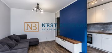 Przytulne mieszkanie z ogródkiem. garaż