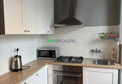 Cztery pokoje z oddzielną kuchnią, ścisłe centrum