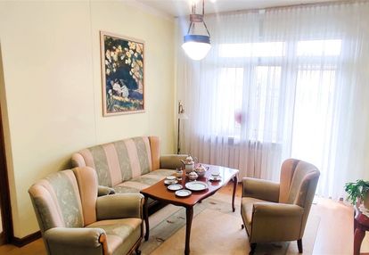 Duże ,można przerobić na 4 pokoje. dodatkowo garaż