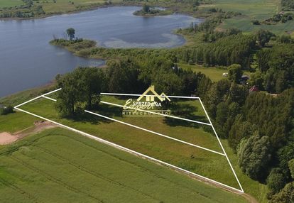 Działki z linią brzegową jeziora łabędź