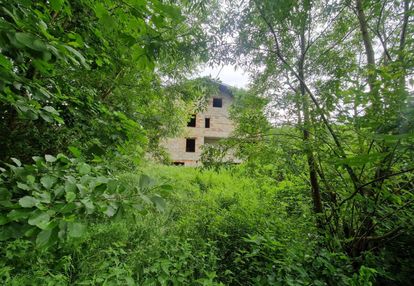 Działka z domem w stanie surowym otwartym