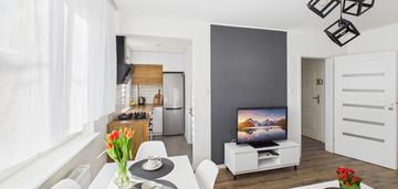 Dwa pokoje, w świetnej lokalizacji.