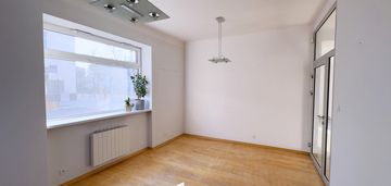 Jasny lokal na łazarzu!