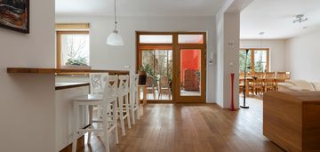 Dom z działką nad jeziorem