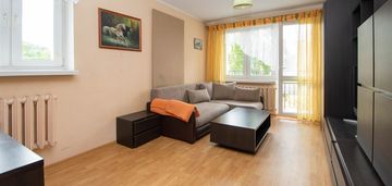 Kawalerka z potencjałem i piętro, balkon!