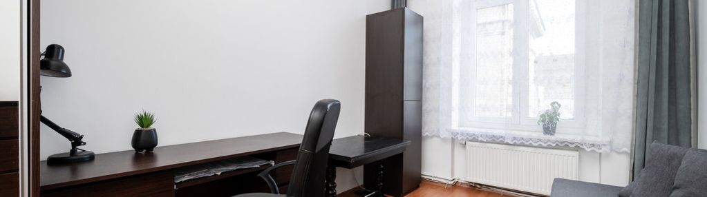 Duże mieszkanie w centrum, stały dochód