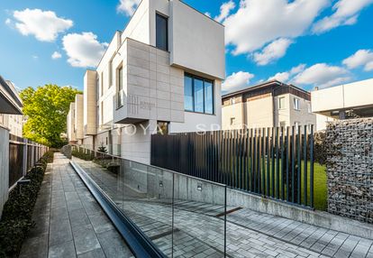 Nowoczesny dom z ogrodem | rumiana house i