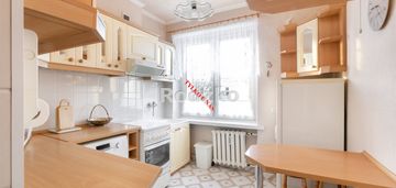 Mieszkanie na 1 piętrze w bloku na kapuściskach.