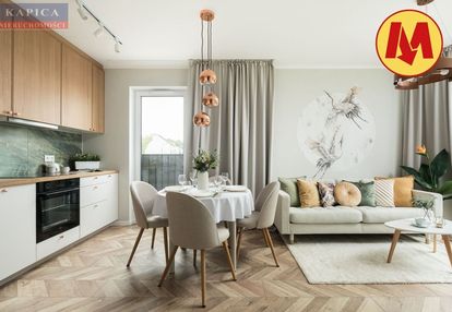 Nowy budynek, balkon, garaż, komórka, park