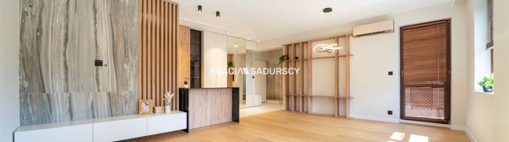 Wola justowska apartament z miejscem postojowym