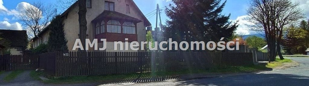 Przestronny dom z potencjałem inwestycyjnym