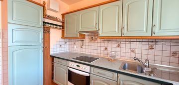 2 pokoje z garażem i balkonem przy metrze