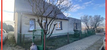 Dom siedlisko z budynkami gospodarczymi