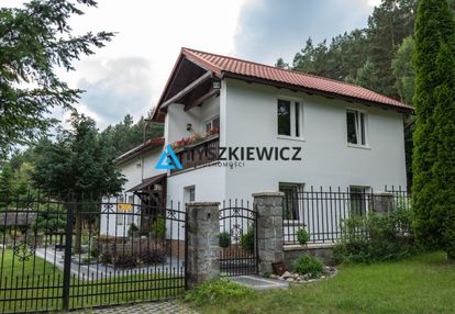 Bardzo atrakcyjny dom z działającą stajnią