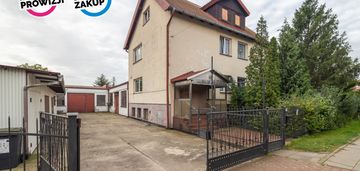 Dom z ogrodem i zapleczem gospodarczym