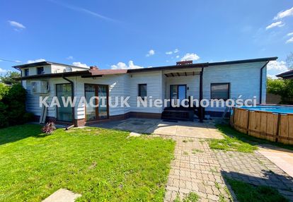 Dom z halą w tomaszowie maz