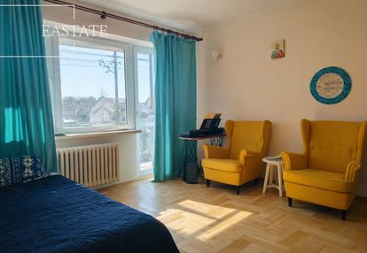 Dom wolnostojący z garażem w bryle – zielonka