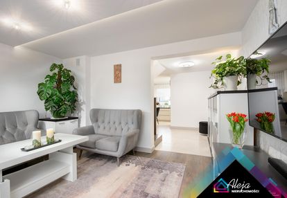 Perfekcyjny ,,bliźniak"z wyposażeniem.lisiniec