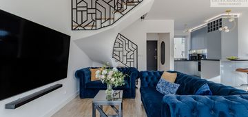 Stylowy segment z ogrodem i miejscem dla rodziny