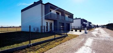 Nowy dom w zabudowie bliźniaczej piotrkowie