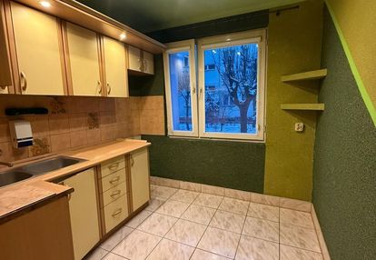 Parter, centrum miasta – dwustronne mieszkanie