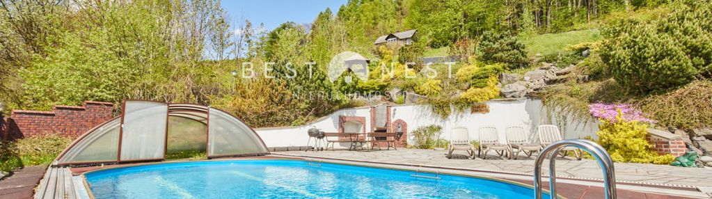 Dom z bali z basenem