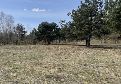 Działka 830 m² – spokojna, zielona okolica.