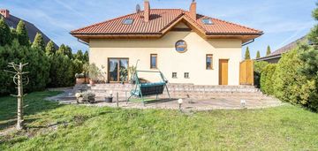 Przytulny i funkcjonalny dom w kiekrzu.