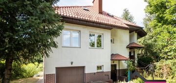 Dom z garażem, wyjątkowym ogrodem i fotowoltaiką