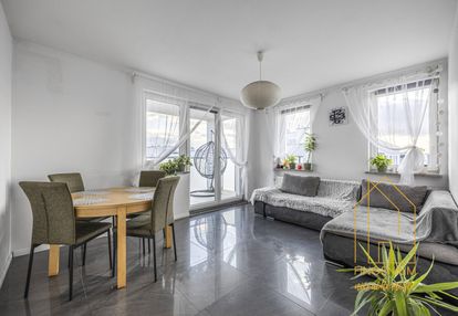 3 pokje z dużym tarasem na ostatnim piętrze ząbki