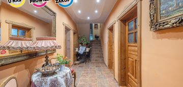 Dom mieszkalny z pokojami na wynajem nad morzem