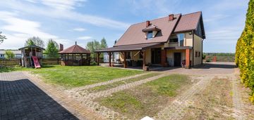 Dom do wprowadzenia/ 3 garaże – połoń