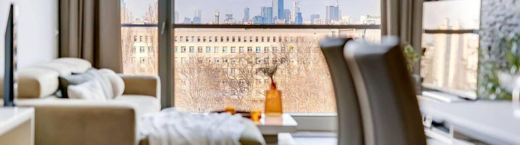 Qbik, apartament 2-piętrowy z antresolą i widokiem