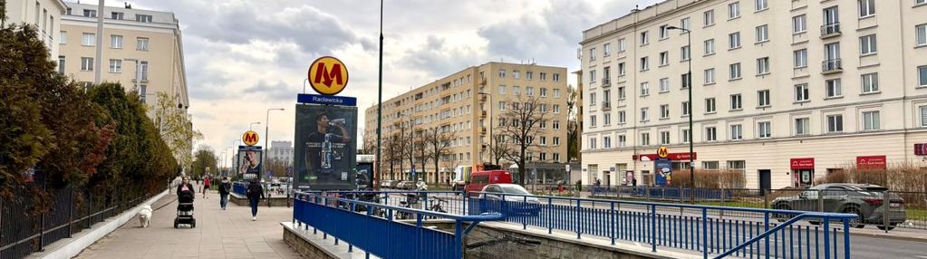 Przy metrze racławicka | budynek z cegły | piwnica