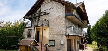 Dom w centrum miejscowości